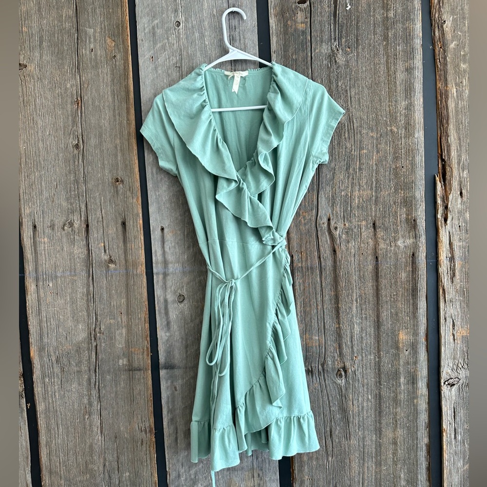 Matilda Jane Light As Air True Wrap Dress . Sage Green. Women’s Medium